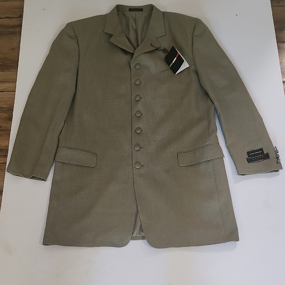 Other - Lucci Men's Tan Suit Jacket